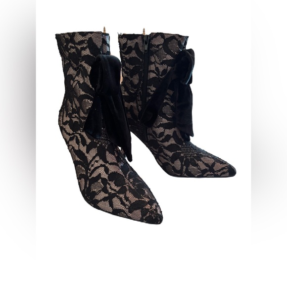 Joyfolie Cadence Black Lace Booties Size 7 - Picture 1 of 8